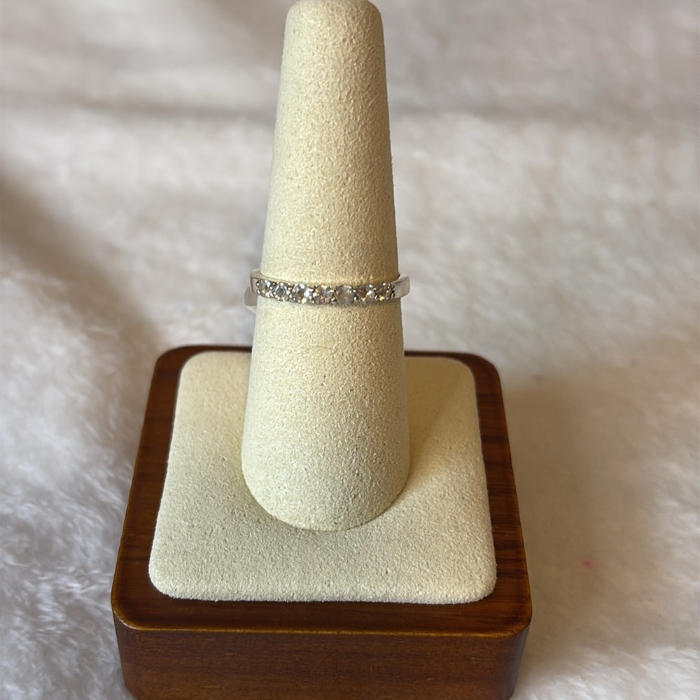 925 Genuine Rainbow Moonstone 7 Stone Band Ring Sterling Silver - Picture 8 of 8